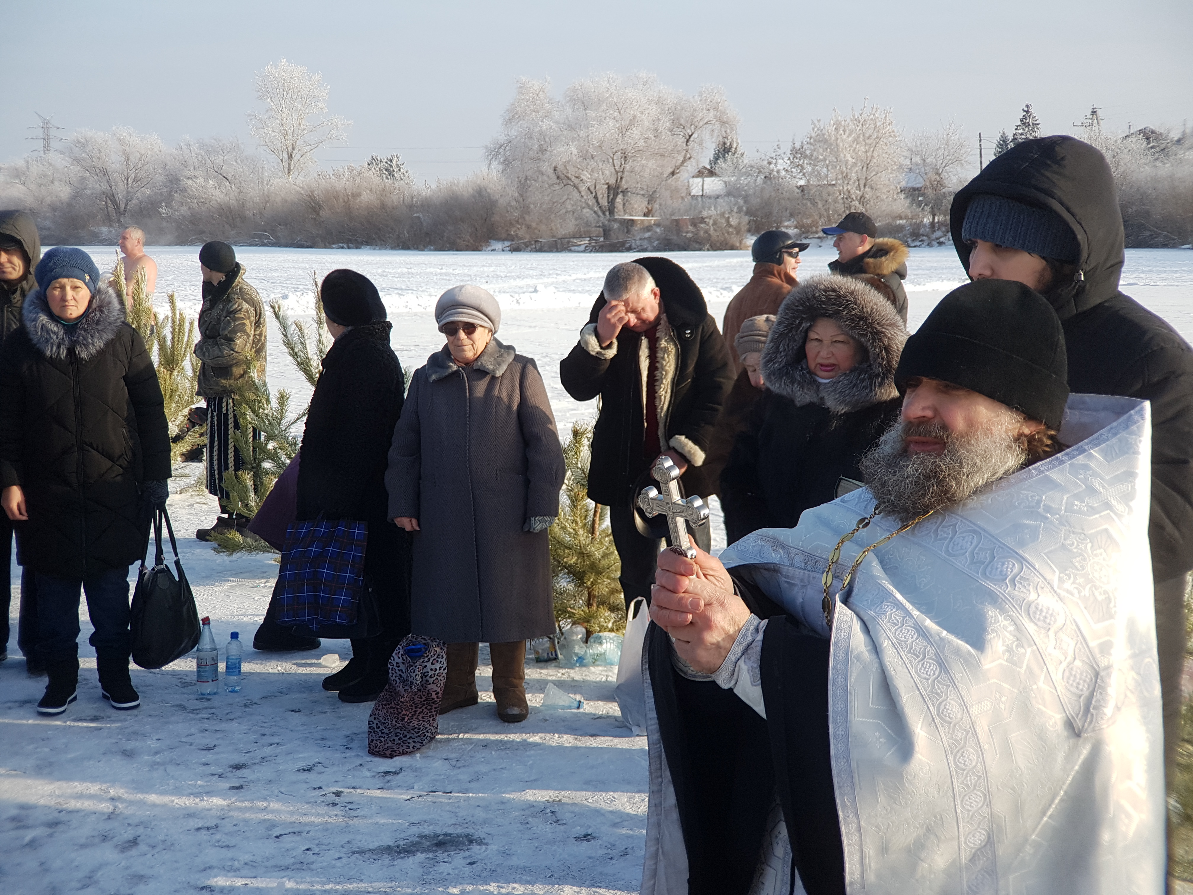 Праздник Крещения: в Курганской области в проруби окунулось более 2500 человек