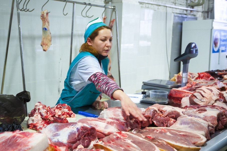 Мясо, овощи и алкоголь: три тонны продуктов забраковал зауральский Роспотребнадзор в прошлом году