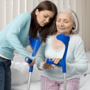 Роль домов престарелых в поддержке при переломе шейки бедра